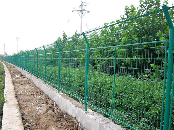 高速框架护栏网 - 安平县秉德丝网制品有限公司图片3