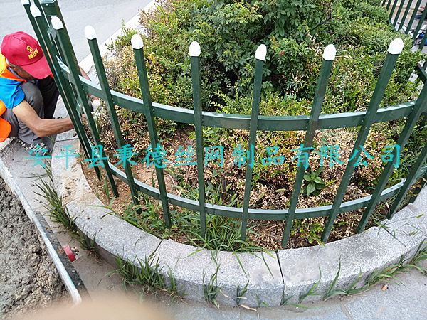 桂林市草坪护栏项目图片4